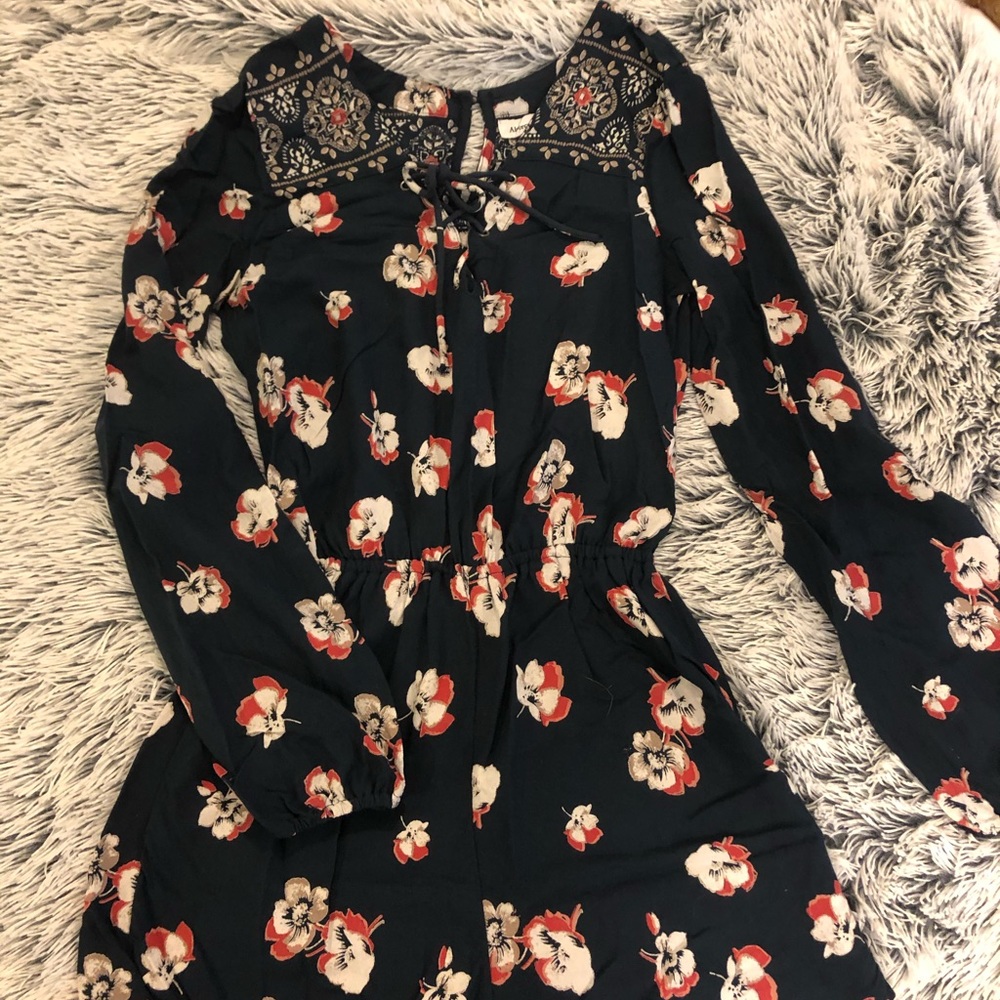 Abercrombie navy romper (XS)
